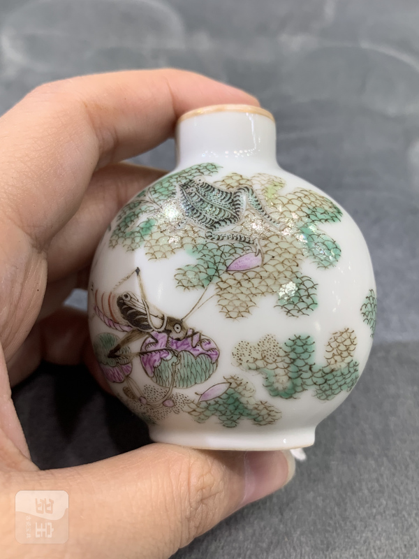 清晚期粉彩飞黄腾达鼻烟壶 - 图2